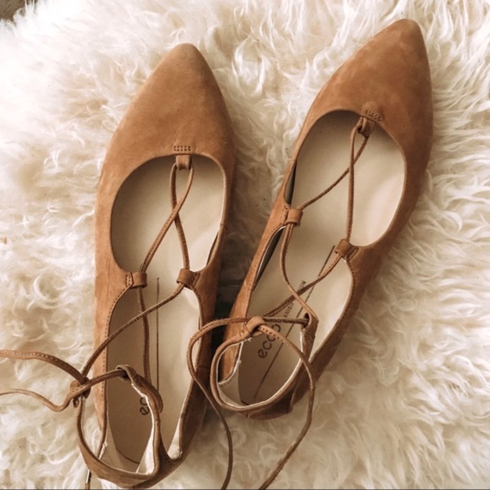 NWT ECCO Shape Pointy Ballerina Ankle Tie Flats Camel Size 5.5